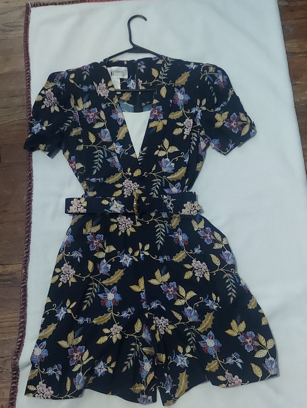 Vintage Floral V-Neck Short Sleeve Romper with Belt - Navy